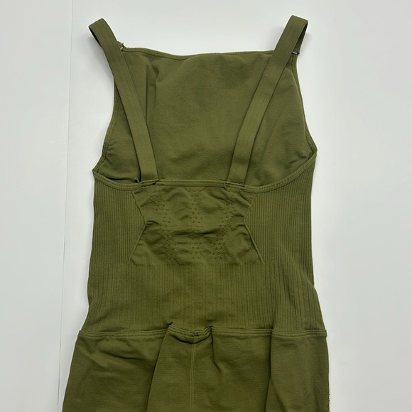 FP Movement Free People Good Karma High Neck Onesie Army Green XS/S NWOT - Picture 3 of 9